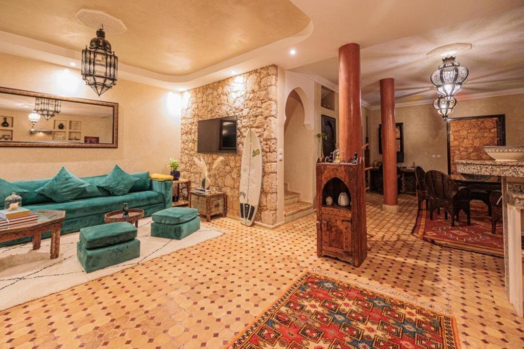 Cheerful 4-Bedroom Home In Mirleft Extérieur photo